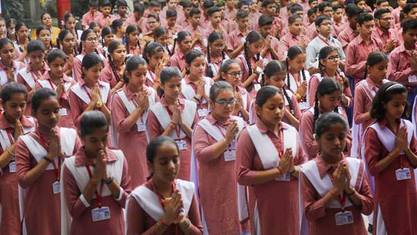 தமிழகத்தில் அனைத்து அரசுப்பள்ளிகளுக்கும்….. வழிகாட்டு நெறிமுறைகள் வெளியீடு…!!!