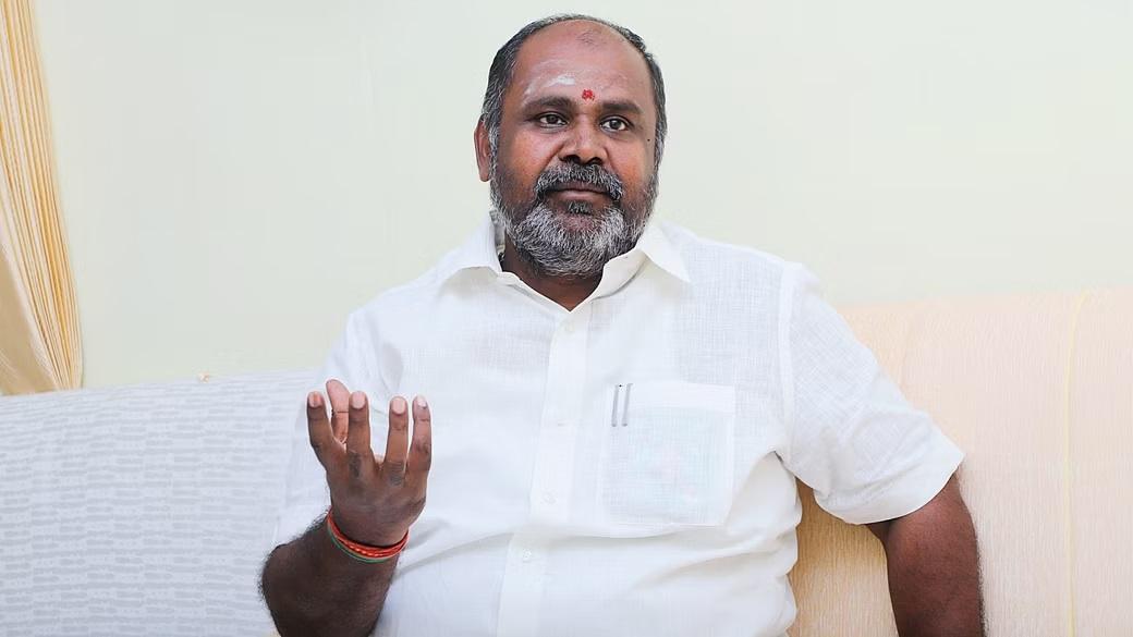 தொழில் பெருகல; கொசுதான் பெருகுது…. ஆர்பி.உதயகுமார் குற்றச்சாட்டு…!!!