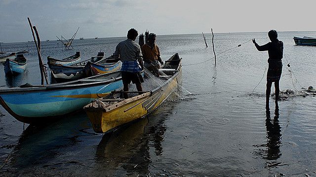 தமிழகத்தில் மீனவர்களுக்கு மகிழ்ச்சியான செய்தி…. முதல்வர் அதிரடி உத்தரவு…!!