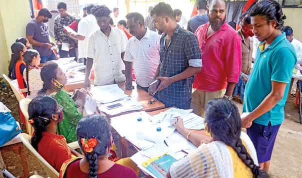 தமிழக மக்களே ரெடியா இருங்க…. நவம்பர் 25, 26 இல் வாக்காளர் பட்டியல் சிறப்பு முகாம்….!!!