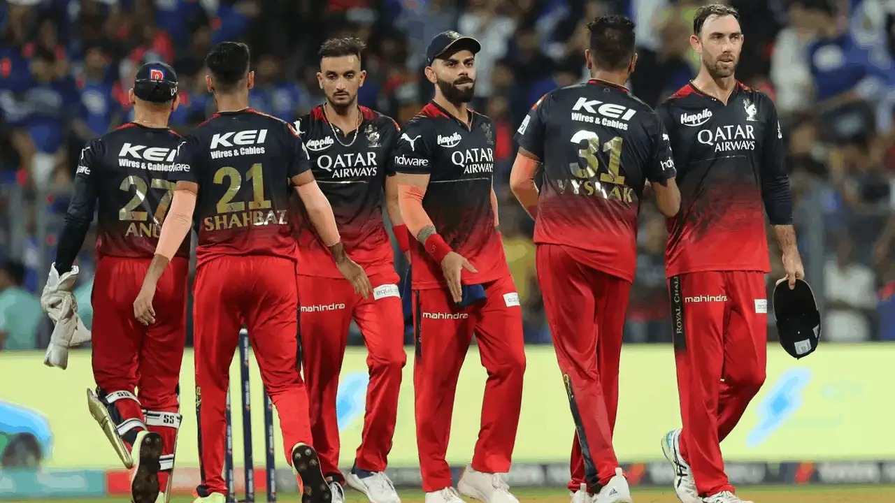 #IPL2024 : ஹேசில்வுட், ஹசரங்கா விடுவிப்பு…. ஆர்சிபி தக்க வைத்துள்ள வீரர்கள் பட்டியல் இதோ.!!