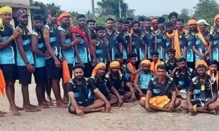 ஒருத்தரும் தரல…. இந்த தொழிலுக்கு என்ன குறை…? 160 கி.மீ விவசாயிகள் பாதயாத்திரை…!!