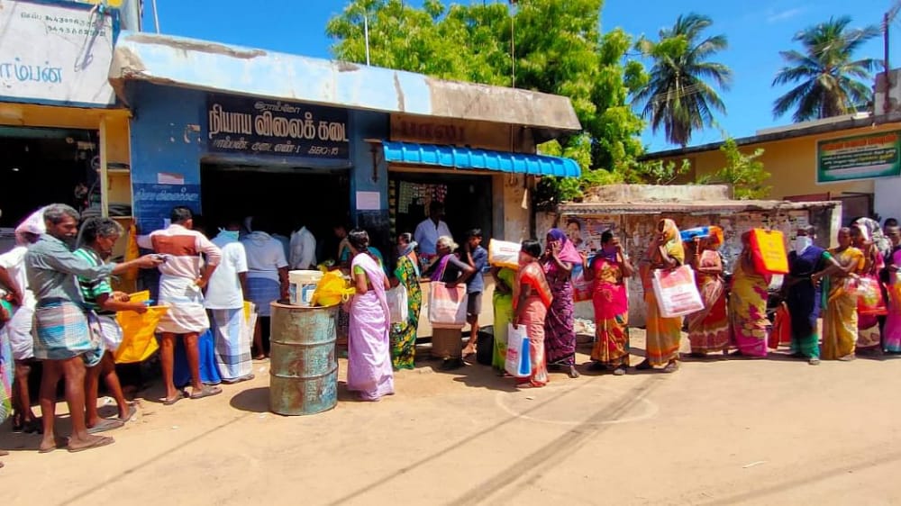 ரேஷன் அட்டைதாரர்களுக்கு இலவச தீபாவளி பரிசு…. தமிழக அரசு சூப்பர் குட் நியூஸ்….!!!