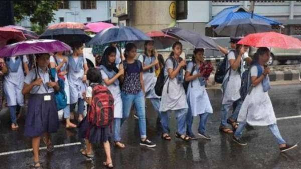 கனமழை…. தமிழகத்தில் முதல் மாவட்டமாக பள்ளி, கல்லூரிகளுக்கு விடுமுறை அறிவிப்பு….!!!