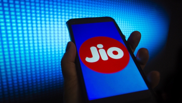 OTT பயனர்களுக்கு jio-வின் புதிய அசத்தலான திட்டம்…. இவ்வளவு சலுகைகளா?…. உடனே முந்துங்க…!!!