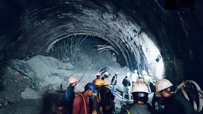 BREAKING: தொழிலாளர்கள் சில மணி நேரங்களில் மீட்கப்பட வாய்ப்பு….!!