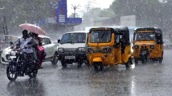 BIG ALERT: தமிழகத்தில் இன்று 11 மாவட்டங்களில் மழை வெளுத்து வாங்கப்போகுது மக்களே….!!