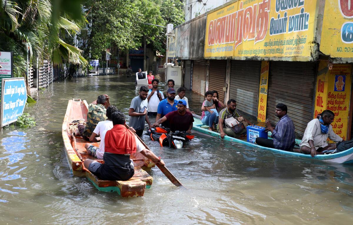 மழைநீர் வடிந்த பிறகு வீட்டில் செல்லும்போது இதை கவனிங்க…. மக்களுக்கு முக்கிய அறிவுறுத்தல்…!!!