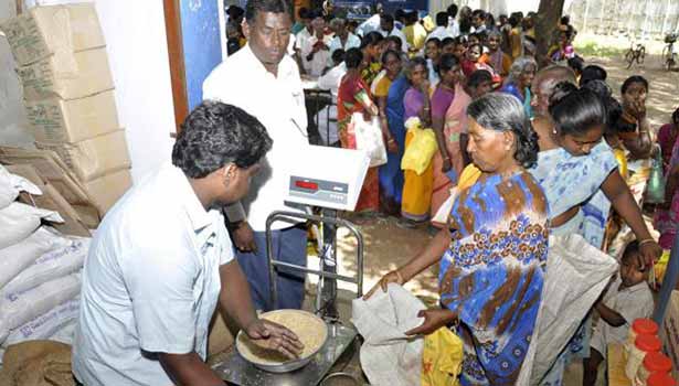 ரேஷன் கடைகளில் உணவுப் பொருட்கள் வழங்கும் பணிகள் நிறுத்தம்…. தமிழக அரசு அறிவிப்பு….!!!