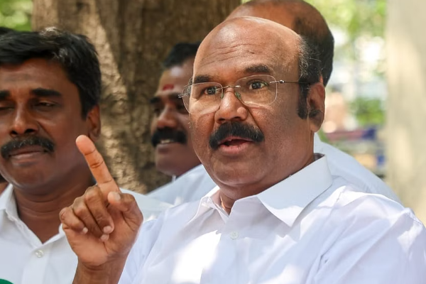 “நல்ல தீர்ப்பு” 1 விக்கெட் விழுந்திருக்கு…. இன்னும் பல விக்கெட்டுகள் விழும்…. அதிமுக ஜெயக்குமார்…!!