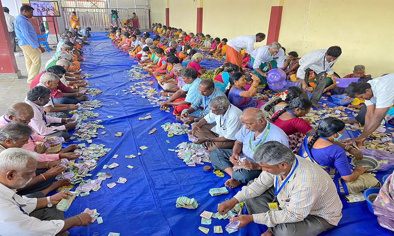 புகழ்பெற்ற மேல்மலையனூர் அம்மன் கோவில்…. ஒரு மாத உண்டியல் காணிக்கை எவ்வளவு தெரியுமா…?