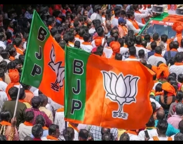 Breaking: 12 பாஜக எம்.பிக்கள் ராஜினாமா..!!