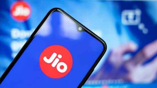 JIO பயனர்களுகான 75 ரூபாயில் சூப்பரான ரீசார்ஜ் திட்டம்… இவ்வளவு வசதிகள் இருக்கா…??