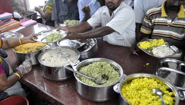 ஏழை மக்களுக்கு 10 ரூபாய்க்கு உணவு வழங்கும் திட்டம்… மாநில அரசின் புதிய அதிரடி அறிவிப்பு…!!!