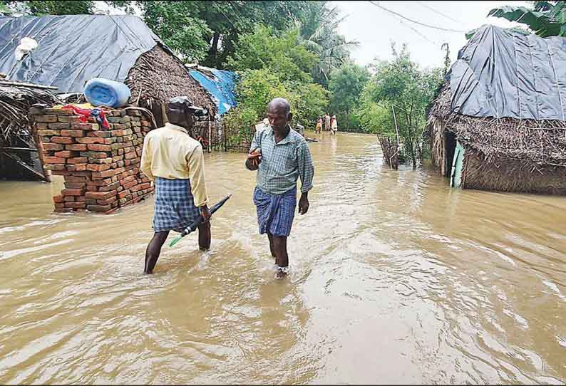 கொட்டித்தீர்க்கும் கனமழை… திருவாரூரில் வெள்ளம்…. பொதுமக்கள் அதிர்ச்சி…!!