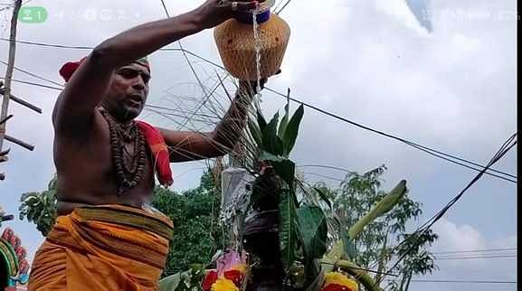 1000 வருடம் பழமை வாய்ந்த கோவில்…. சிறப்பாக நடந்த கும்பாபிஷேகம்….!!