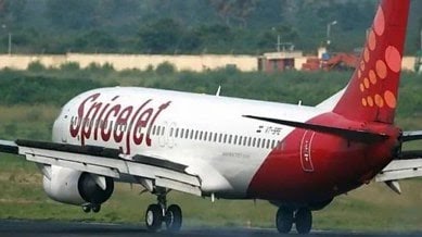 மும்பை TO பெங்களூர்…. விமான கழிவறையில் பயணம்…. மன்னிப்பு கேட்ட SPICEJET….!!