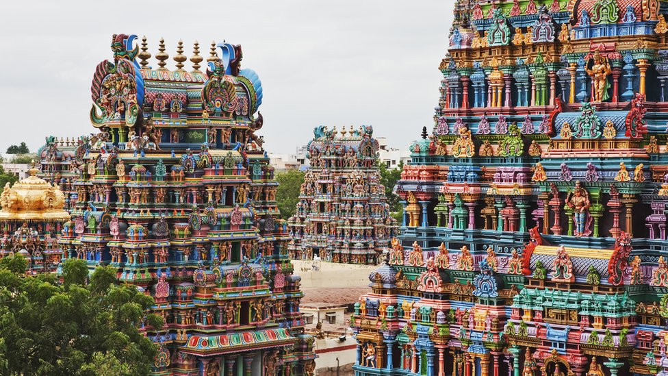 மீனாட்சியம்மன் கோவிலுக்குள் பக்தர்கள் செல்ல தடை…. பக்தர்களுக்கு முக்கிய அறிவிப்பு…!!