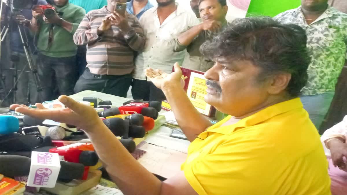 அதிரடி அரசியல்… தடாலடி பதவிகள்…. தேசிய அரசியல்வாதியாகிய மன்சூர் அலிகான்…!!