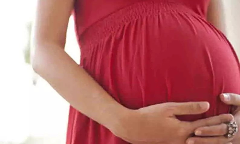 தமிழகத்தில் இளம்பெண்கள் கர்ப்பமாவது அதிகரிப்பு…. முதலிடம் இந்த மாவட்டம்…. அதிர்ச்சி ரிப்போர்ட்…!!