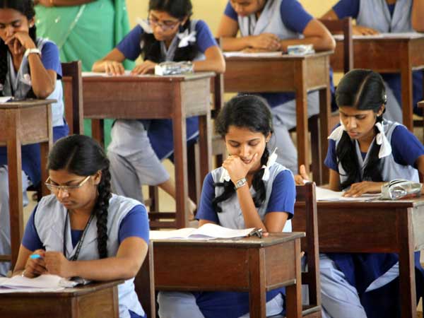 CBSE: ஹால் டிக்கெட்டுகள் வெளியானது… உடனே பாருங்க…!!!