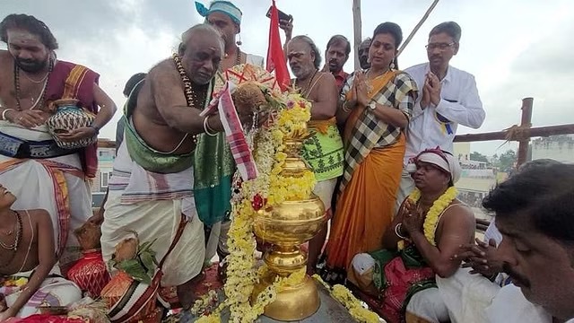 புகழ்பெற்ற கச்சபேஸ்வரர் திருக்கோவில்…. சிறப்பாக நடைபெற்ற கும்பாபிஷேகம்…. திரளான பக்தர்கள் சாமி தரிசனம்…!!