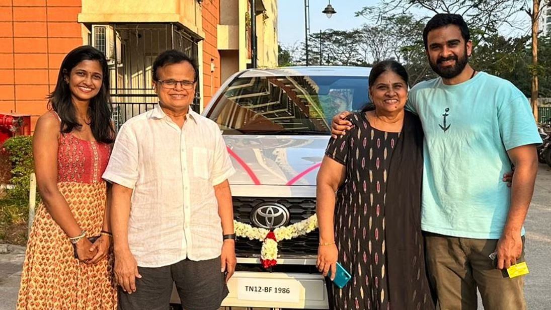 பெற்றோர்களின் நீண்ட நாள் ஆசையை நிறைவேற்றிய நடிகர் அசோக் செல்வன்… இது வேற லெவல்…!!!