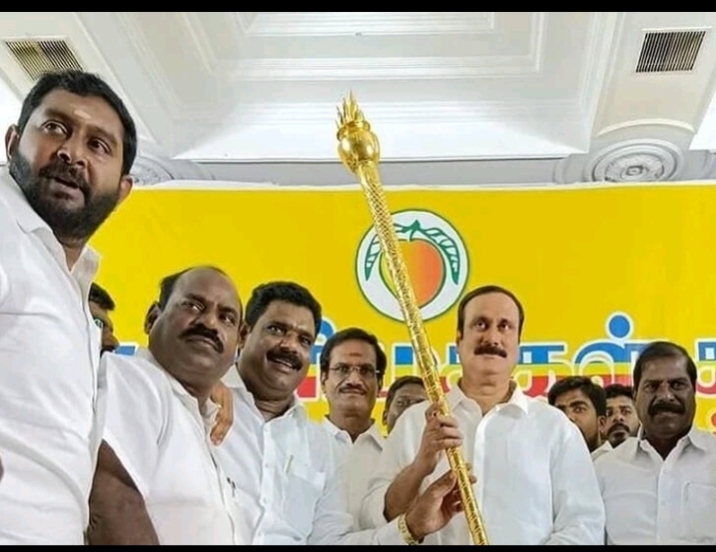 கூட்டணியில் குழப்பம்…. முக்கிய கட்சிக்கு தாவும் பாமக….? நொடிக்கு நொடி திருப்பம்…!!!