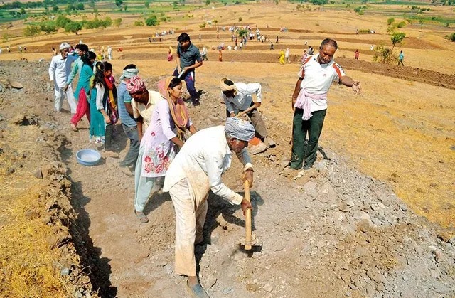 ஏப்ரல் 1-ம் தேதி முதல் சம்பளம் சம்பளம் உயர்வு…. மத்திய அரசு குட் நியூஸ்…!!