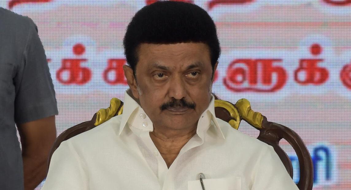 50க்கு மேற்பட்டோர் திமுகவில் ஐக்கியம்…. ஓபிஎஸ்-க்கு பெரும் தலைவலி..!!