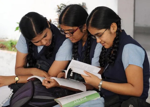 இந்த வகுப்புகளுக்கு பாடப்புத்தகம் மாற்றம்…. NCERT முக்கிய அறிக்கை….!!!