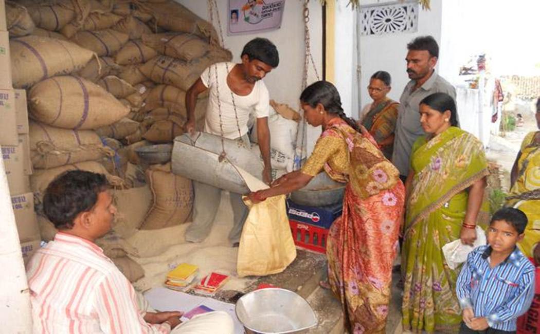 தமிழக ரேஷன் அட்டைதாரர்களுக்கு குட் நியூஸ்… அரசு அசத்தல் அறிவிப்பு…!!