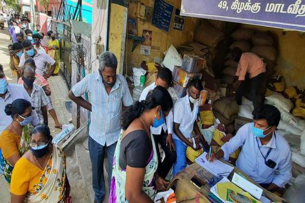 தமிழகம் முழுவதும் இன்று ரேஷன் கடைகள் செயல்படும்… மக்களே கிளம்புங்க….!!!