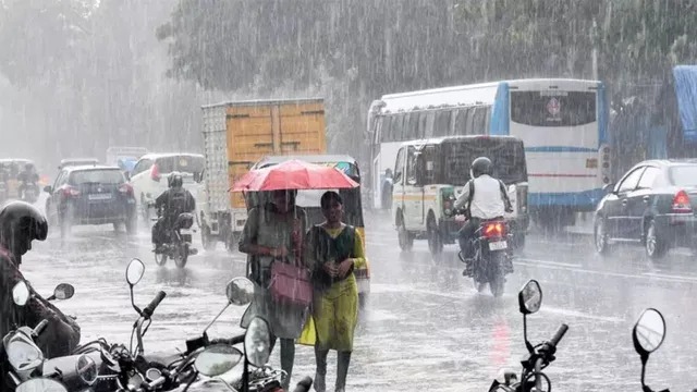 BIG ALERT: தமிழகத்தில் இந்த மாவட்டங்களில் இன்று பேய் மழை வெளுத்து வாங்கும்…..!!