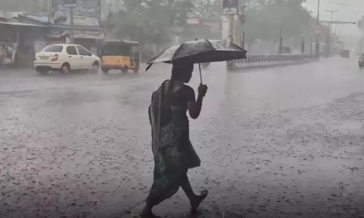 மக்களே அலர்ட்…! அடுத்த 3 மணி நேரத்தில் 12 மாவட்டங்களில் மழை வெளுத்து வாங்கும்…!!!