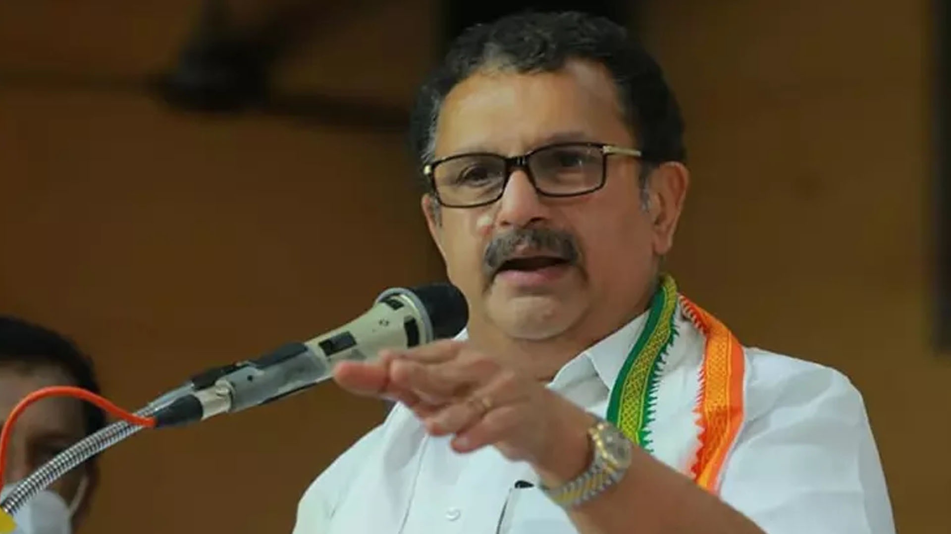 காங்கிரஸில் வெடித்தது பூகம்பம்…. இனி தேர்தலில் போட்டியில்லை என அறிவிப்பு….!!!