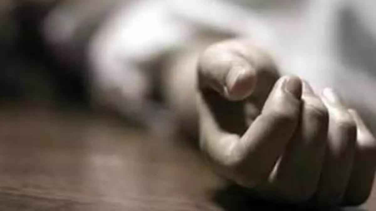 இவங்க ரெண்டு பேரும் தான் அதுக்கு காரணம்… கடிதம் எழுதி வைத்துவிட்டு தூக்கில் தொங்கிய பெண்… அதிர்ச்சி சம்பவம்…!!!