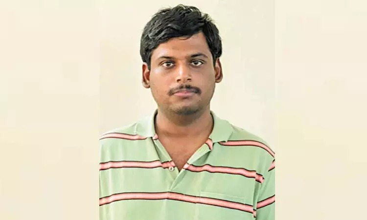 “காதல் தோல்வியால் விரக்தி” 9.45 தான் அந்த டைம்…. விமான நிலையத்தையே கதறவிட்ட பட்டதாரி இளைஞர்….!!