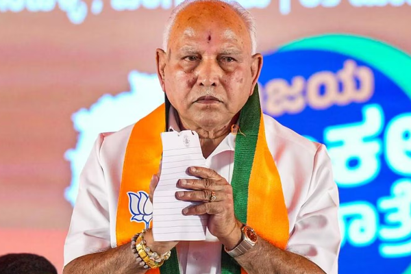 போக்ஸோ வழக்கில் எடியூரப்பா…. தப்பை சரிக்கட்ட சிறுமியின் தாய்க்கு பணம்…. அம்பலமான அதிரவைக்கும் தகவல்…!!