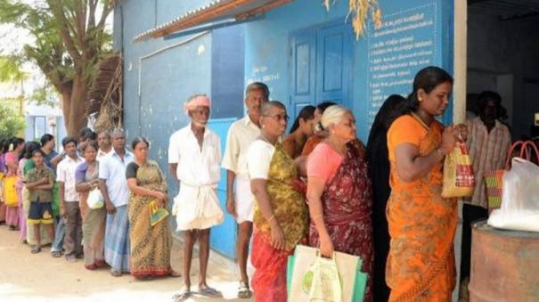 இந்த மாதம் இல்லனா விடுங்க, அடுத்த மாதமும் வாங்கிக்கலாம்… ரேஷன் அட்டைதாரர்களுக்கு சூப்பர் குட் நியூஸ்…!!!
