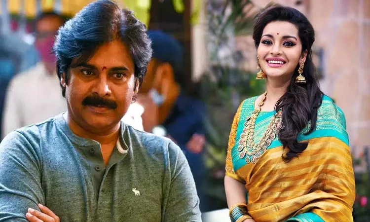 தயவுசெஞ்சு என்னை கஷ்டப்படுத்தாதீங்க…. அவர்தான் என்னை பிரிந்து மறுமணம் செஞ்சாரு… ரசிகரால் மனமுடைந்த பிரபல நடிகை…!!!