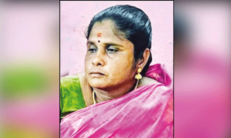 “ரூ.10,000 லஞ்சம் கேட்ட அரசு அதிகாரி”… தட்டி தூக்கிய போலீஸ்…. சிக்கியது எப்படி…?