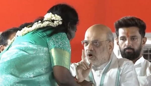 பாஜகவில் உட்கட்சி பூசல்…. தமிழிசையை கண்டித்த அமித்ஷா…? அரசியலில் பரபரப்பு…!!