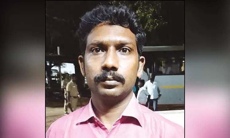 பள்ளி மாணவியை சீரழித்த வாலிபர்… 20 ஆண்டுகள் கடுங்காவல் தண்டனை… கோர்ட் அதிரடி உத்தரவு…!!