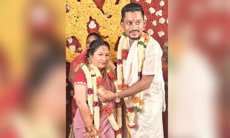 “கடல் கடந்த காதல்”…  10 வருடங்கள் கடந்தும் மறக்க முடியா அன்பு… பிலிப்பைன்ஸ் பெண்ணை கரம்பிடித்த புதுச்சேரி வாலிபர்…!!!