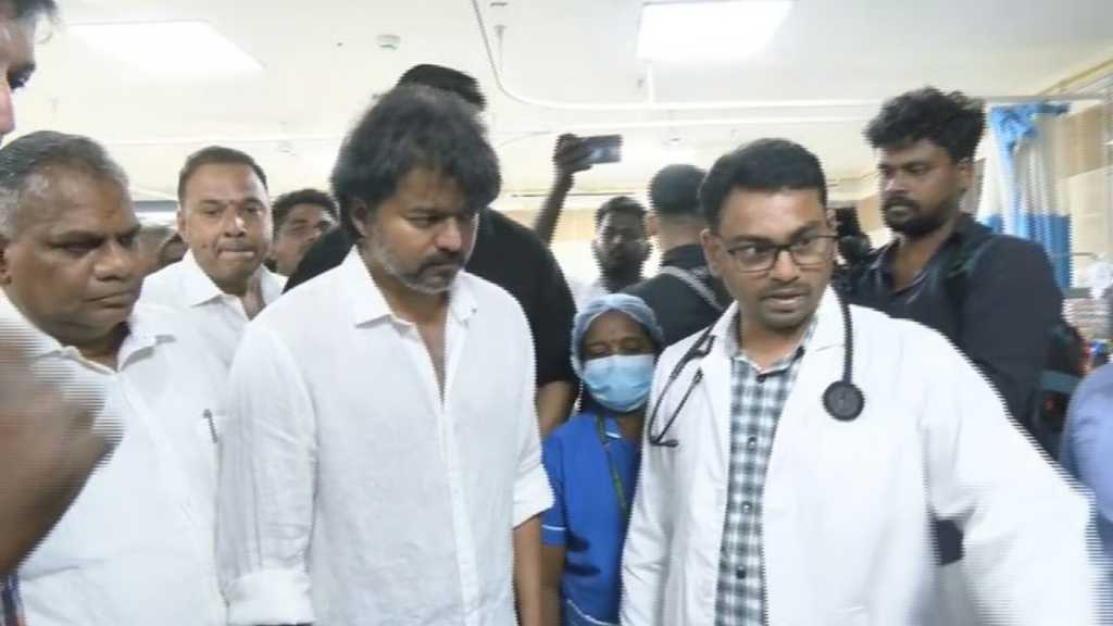 அந்த ஒரு பார்வை… இருங்கடா நான் வரேன்… கண்களால் பதில் சொன்ன தளபதி… அதிர வைக்கும் வீடியோ….!!!