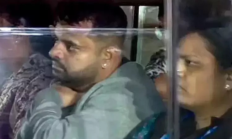 15 சிம் கார்டுகள்…. பெண்களுக்கு ஆபாச வீடியோ அனுப்பி மிரட்டல்…. போலீஸ் விசாரணையில் அதிர்ச்சி தகவல்…!!