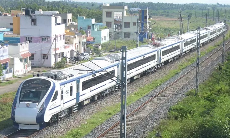 பயணிகளுக்கு குட் நியூஸ்…! வந்தே பாரத் ரயிலின் டிக்கெட் கட்டணம் குறைவு… ‌ வெளியான சூப்பர் தகவல்…!!!