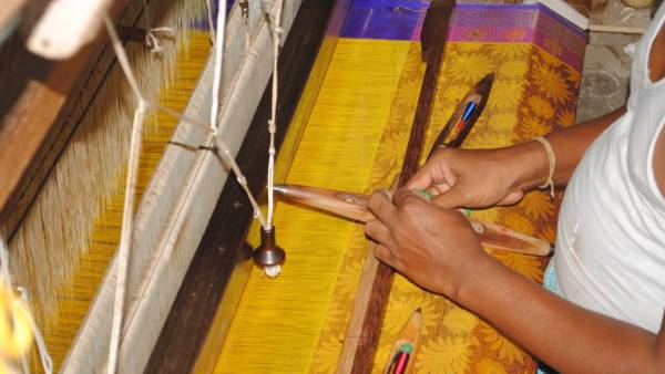 நெசவாளர்களுக்கு 10% அகவிலைப்படி உயர்வு… தமிழக அரசு சூப்பர் குட் நியூஸ்…!!!