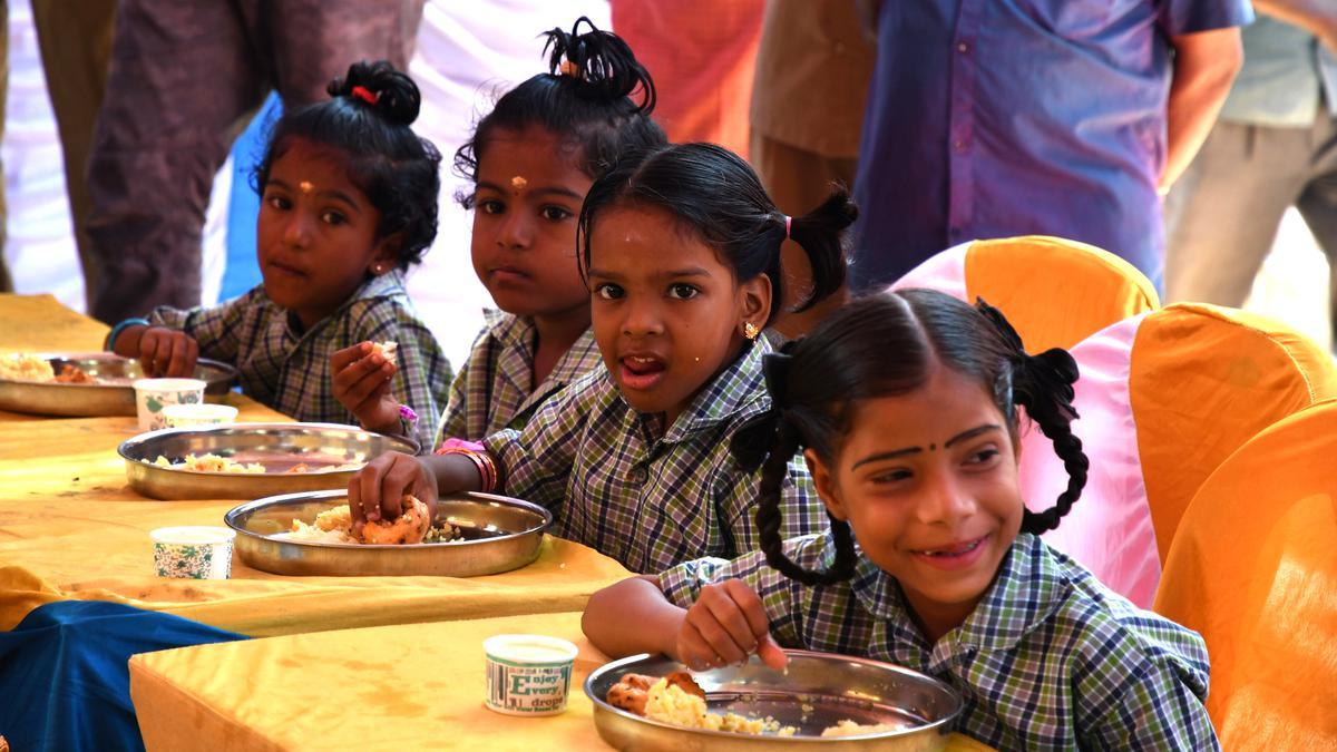 தமிழகம் முழுவதும் அரசு உதவி பெறும் தொடக்கப் பள்ளிகளில் இன்று முதல்… மாணவர்களுக்கு குட் நியூஸ்..!!!